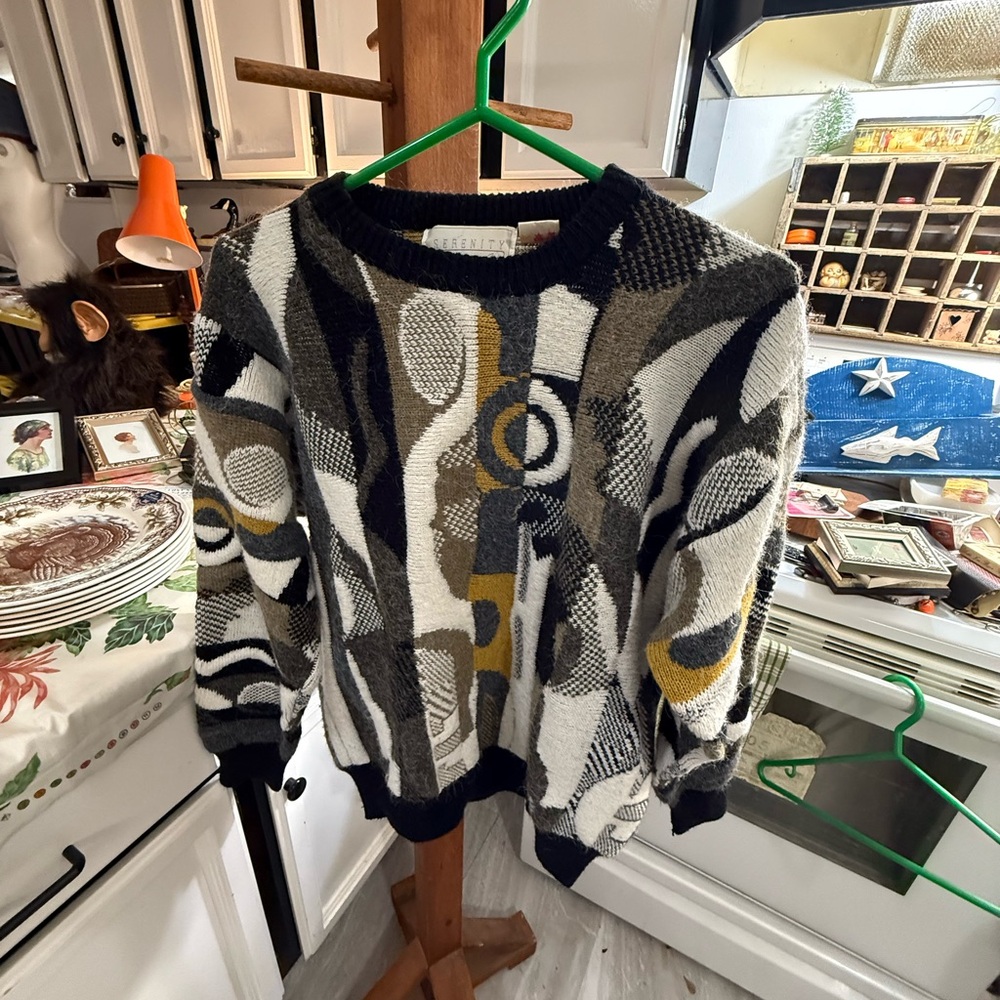 Serenity Men's Abstract Pattern Crewneck Sweater - Black, White, Gold, Gray